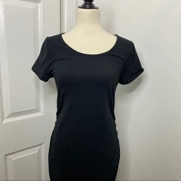 Isabel Maternity Short Sleeve Shirred Dress - Picture 3 of 8